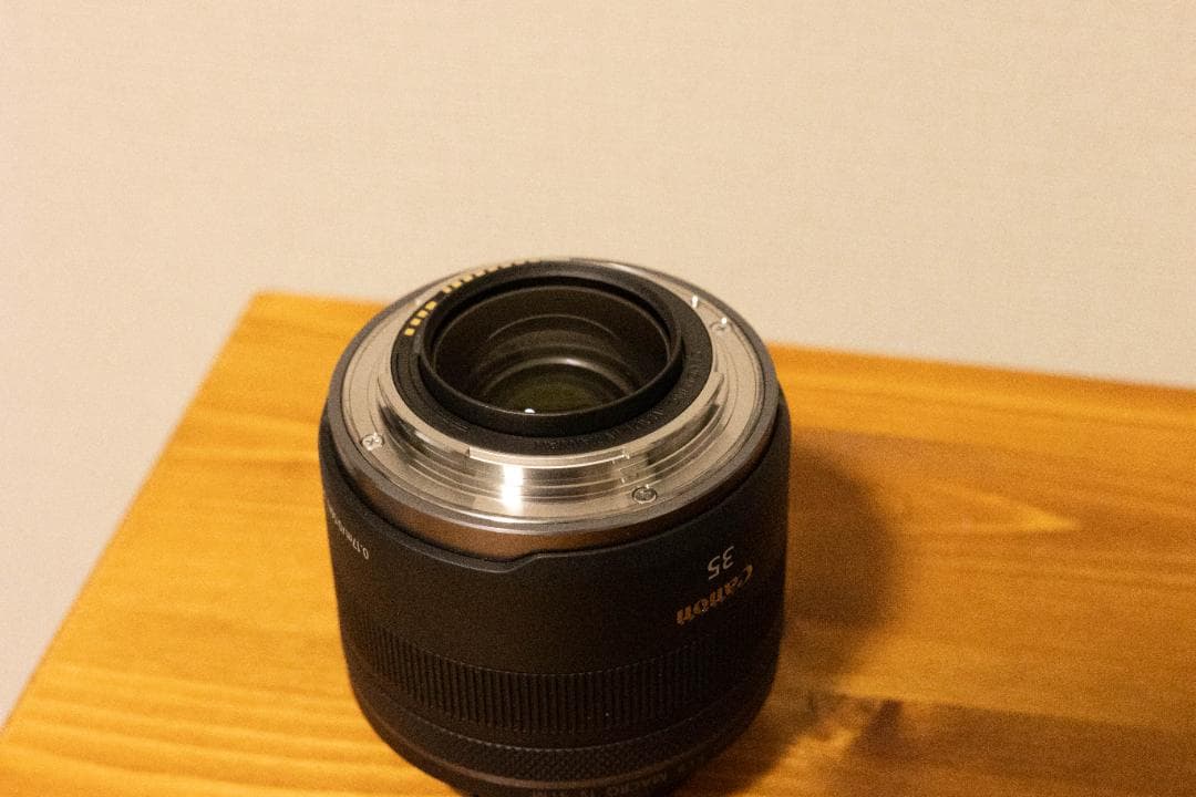 Canon RF 35mm F1.8 MACRO IS STM レンズ