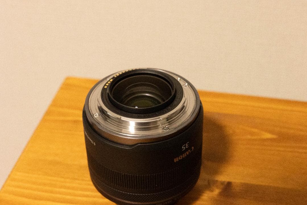 Canon RF 35mm F1.8 MACRO IS STM レンズ