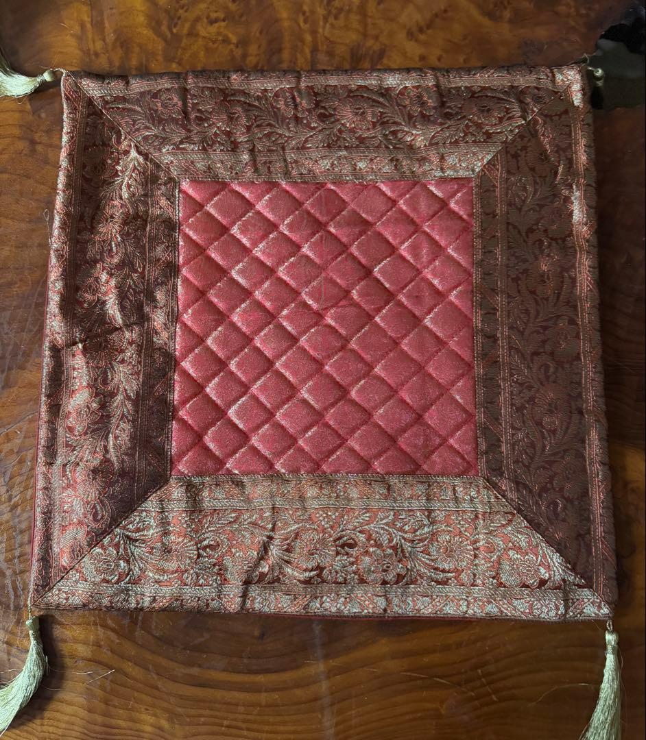 海外購入 クッションカバー 4枚セット タッセル付 ジャガード織 新品