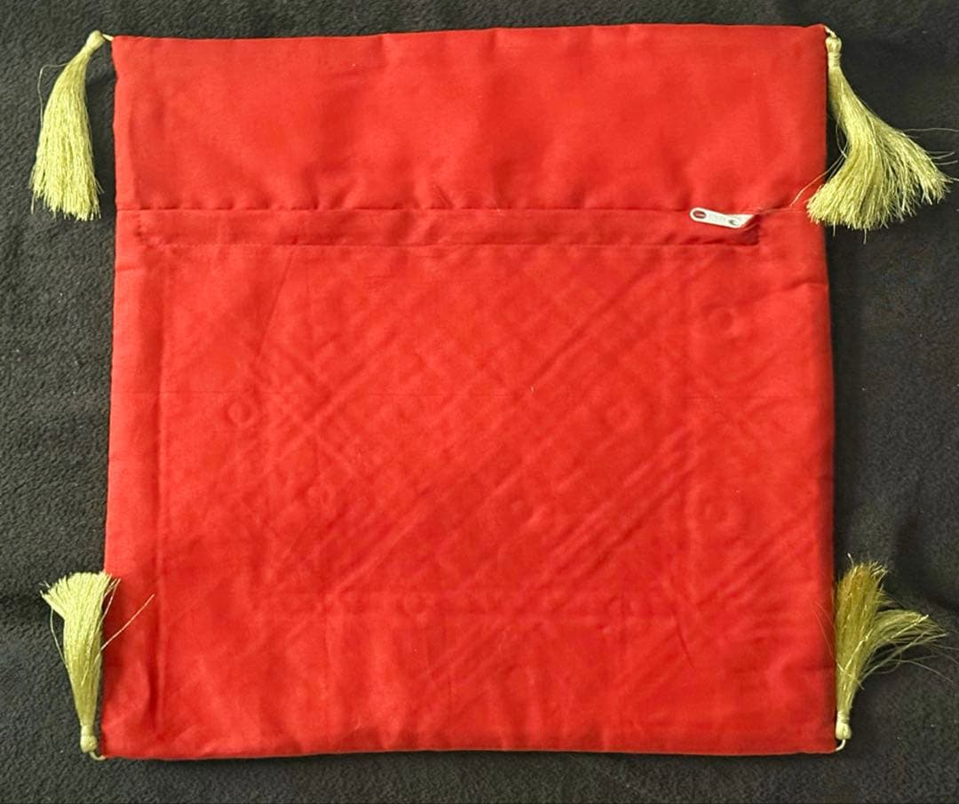 海外購入 クッションカバー 4枚セット タッセル付 ジャガード織 新品