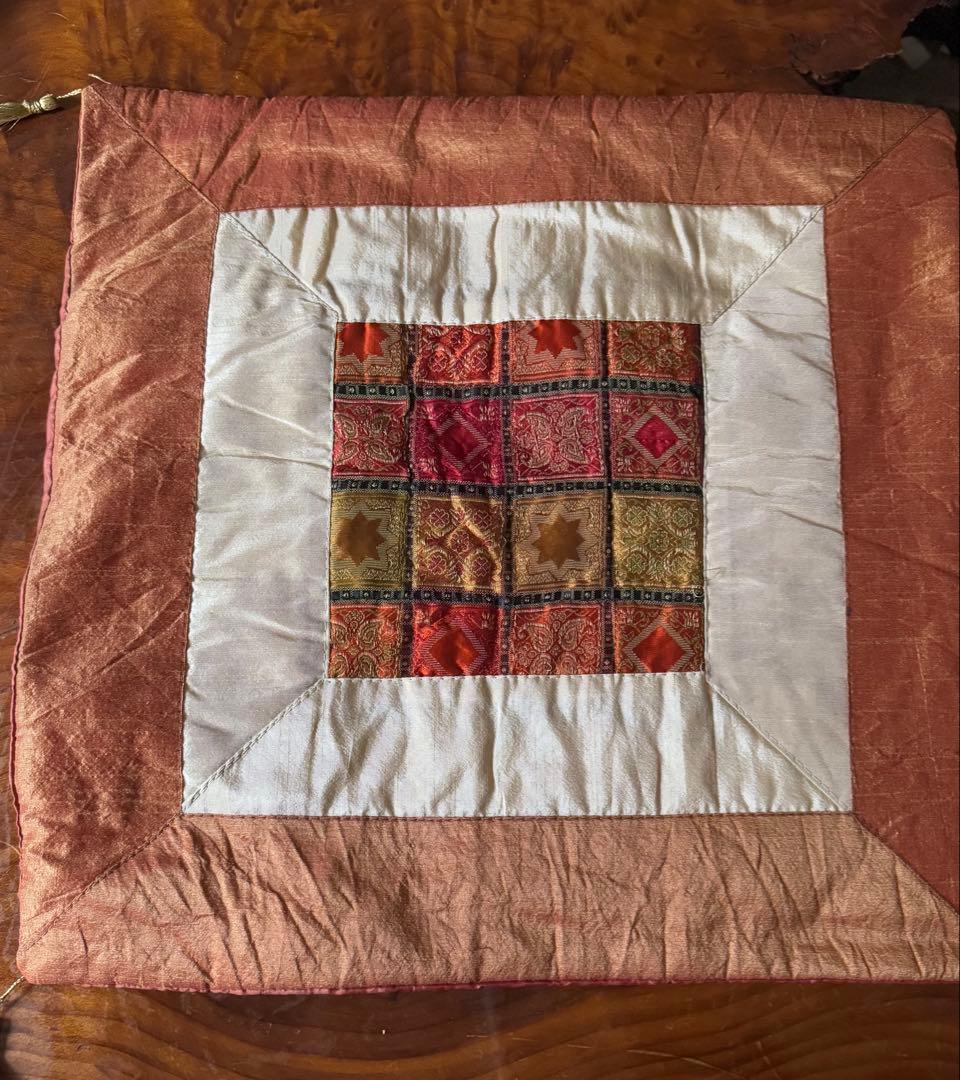 海外購入 クッションカバー 4枚セット タッセル付 ジャガード織 新品