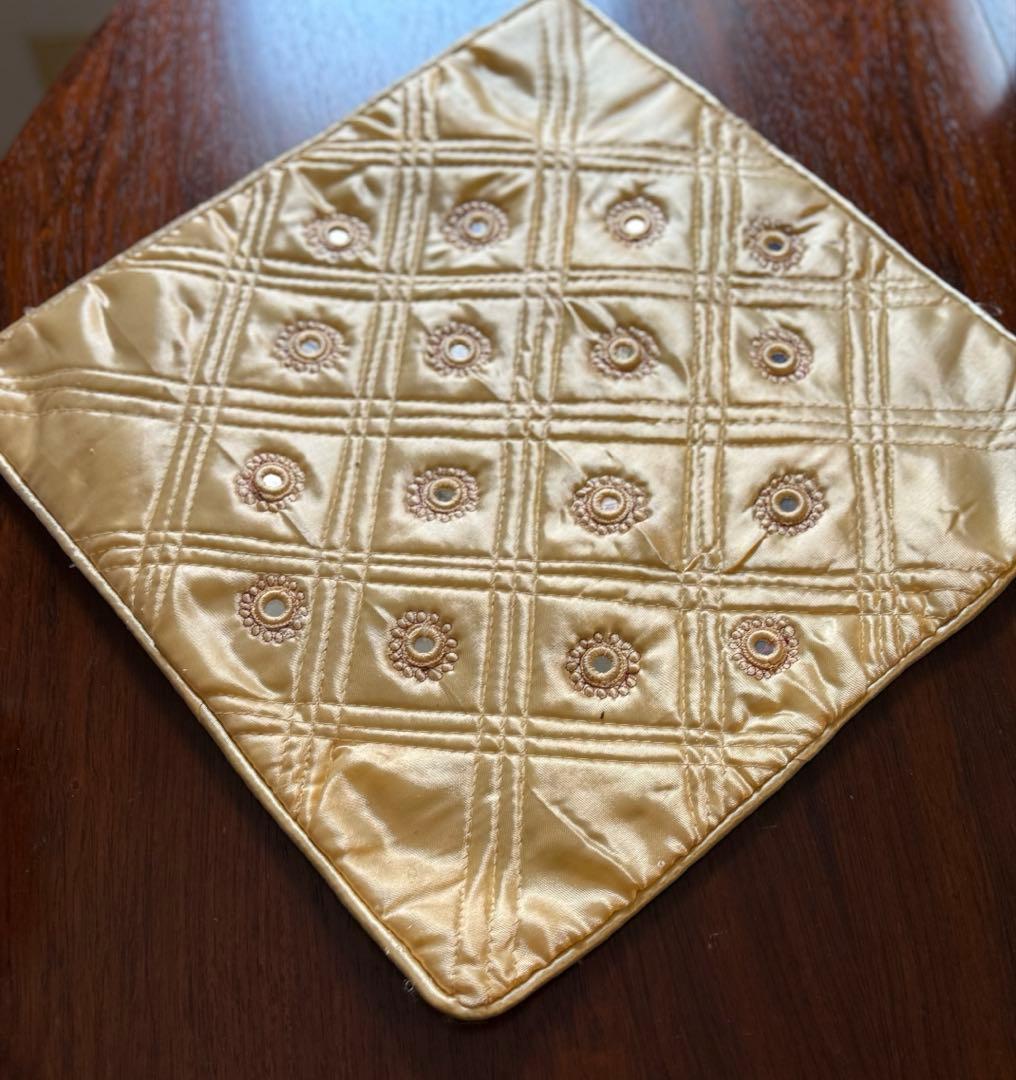 海外購入 クッションカバー 4枚セット タッセル付 ジャガード織 新品