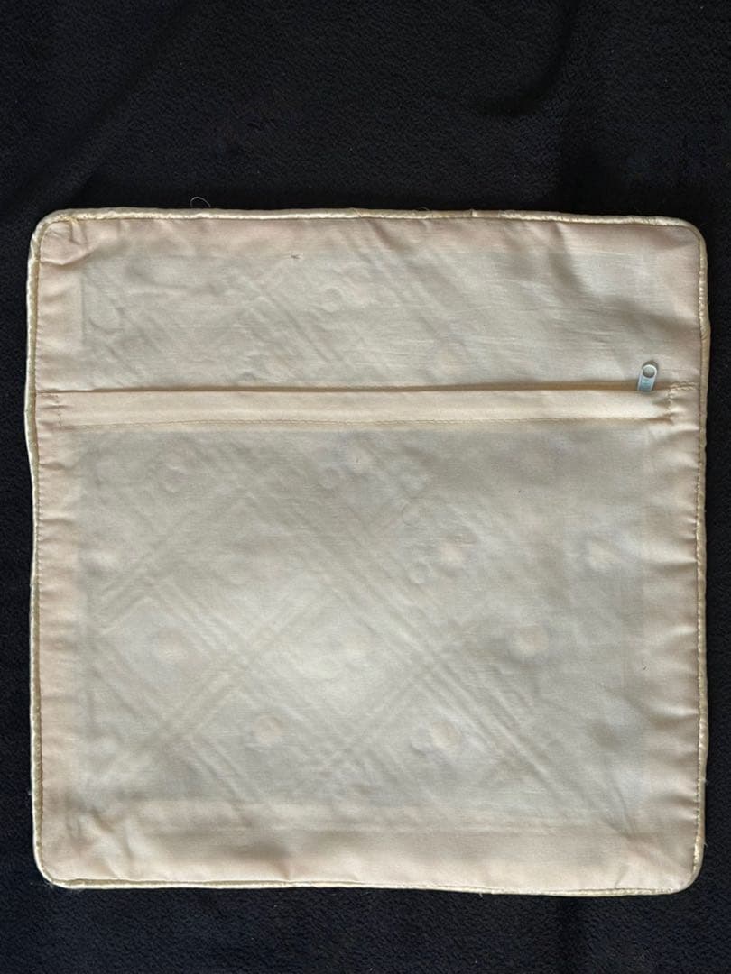 海外購入 クッションカバー 4枚セット タッセル付 ジャガード織 新品