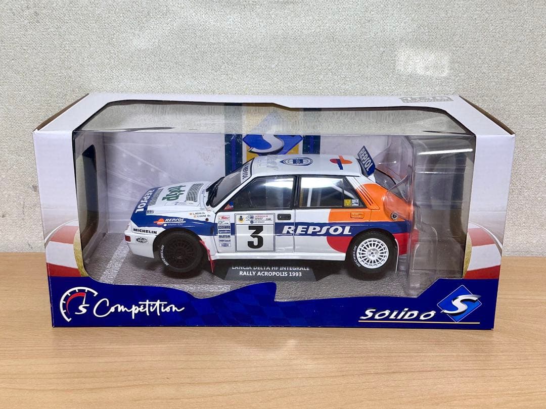 ソリド 1/18 ランチア デルタ HF インテグラーレ 開閉