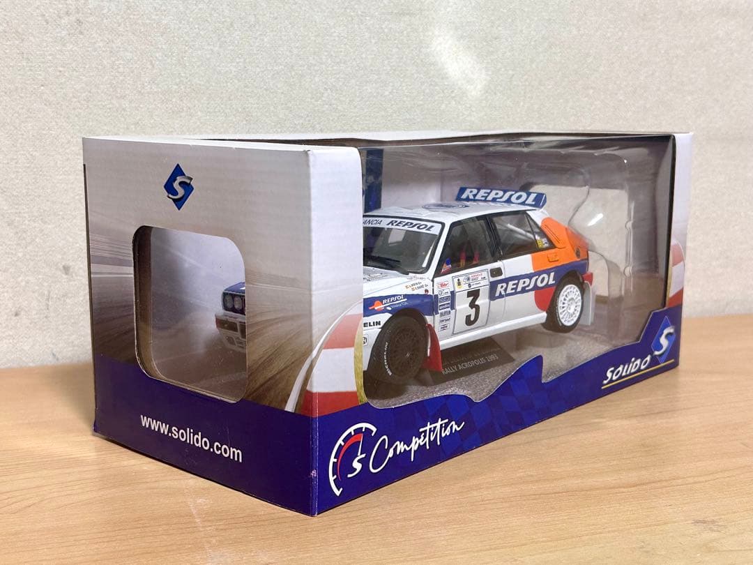 ソリド 1/18 ランチア デルタ HF インテグラーレ 開閉