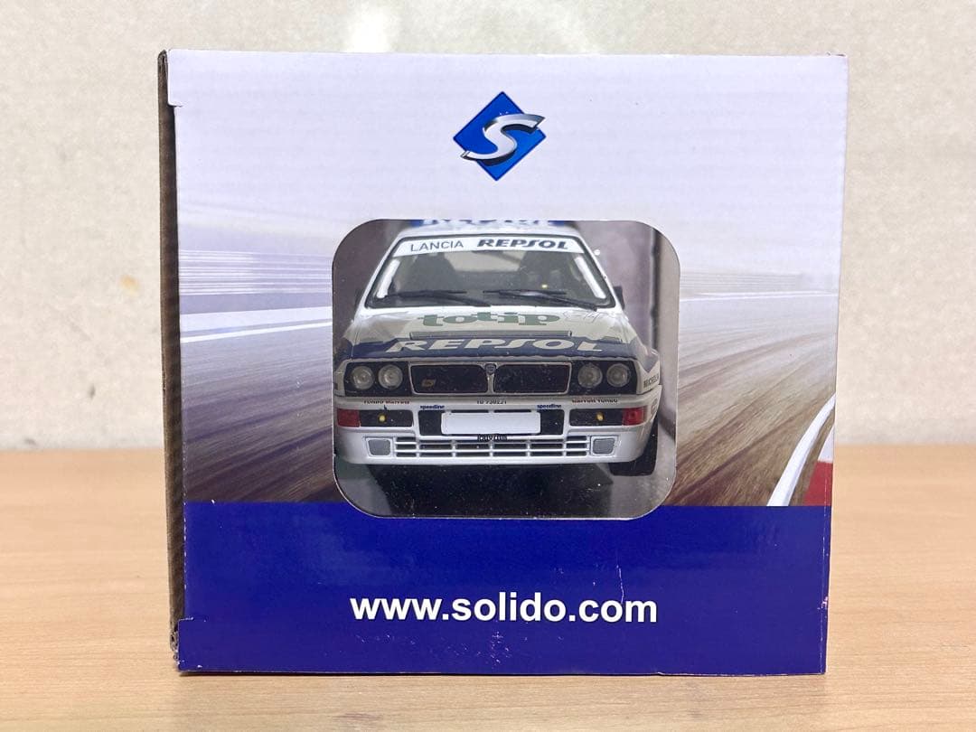 ソリド 1/18 ランチア デルタ HF インテグラーレ 開閉