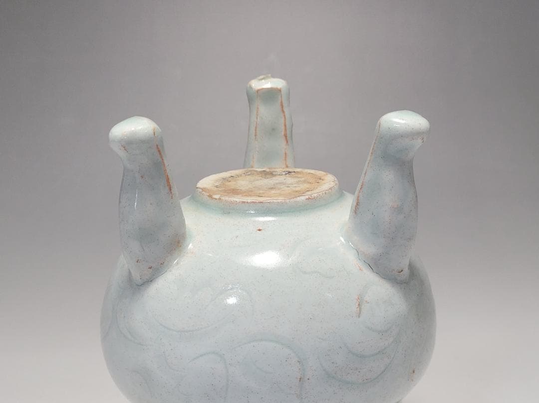 青白釉 陰刻花紋 両耳 三足香炉 宋元時代 高さ約11.3cm