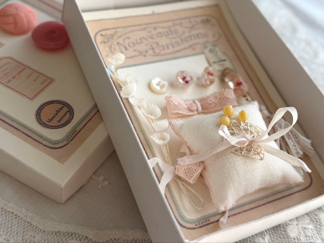 人気作家様◾️レジンのメルスリーBOXと香水ボトル風◾️ピンク◾️アンティーク