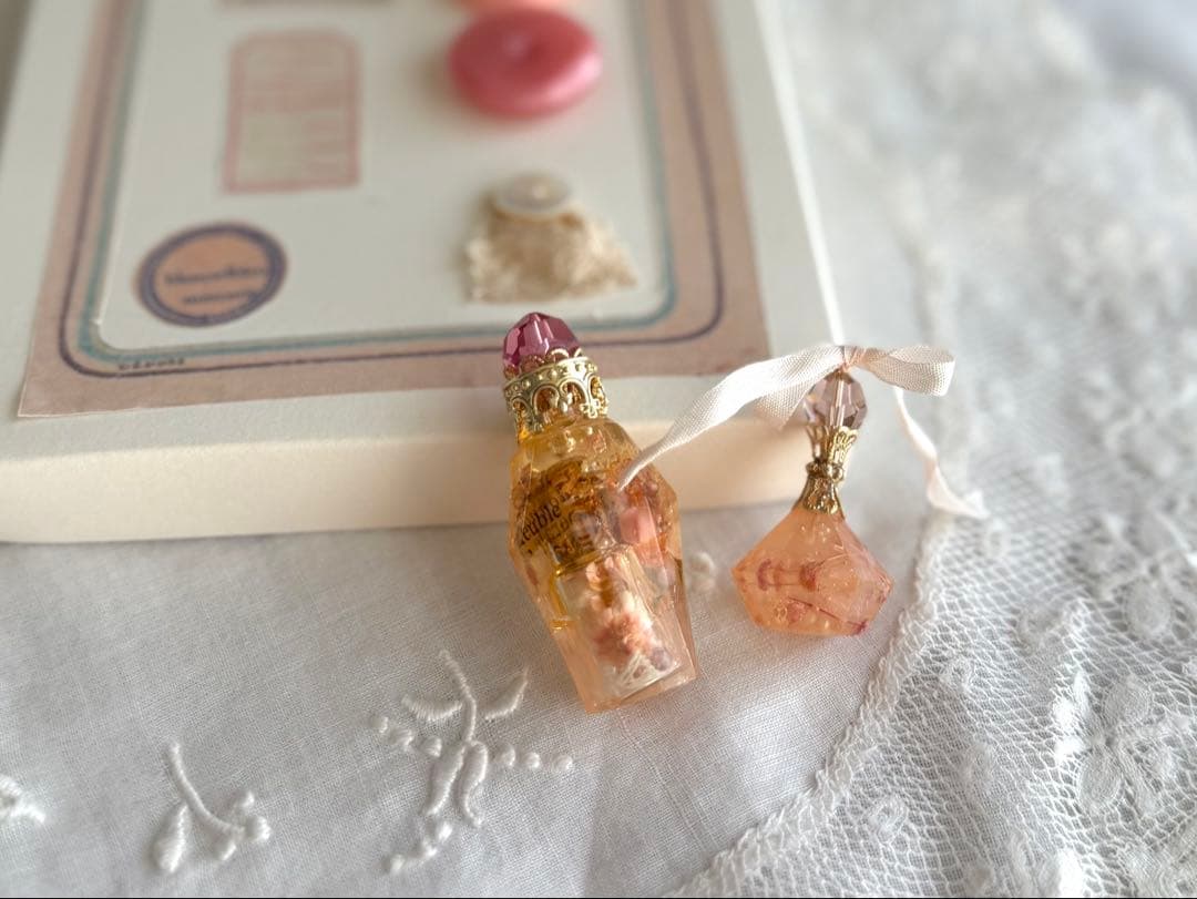 人気作家様◾️レジンのメルスリーBOXと香水ボトル風◾️ピンク◾️アンティーク