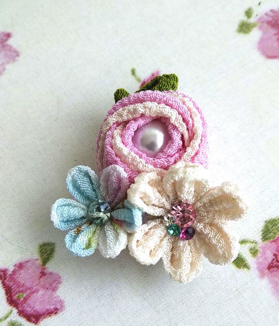 ＊大人かわいい＊つまみ細工のヘアクリップ rose