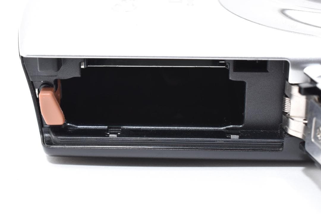 キヤノン　CANON IXY 920 IS シルバー 《動作確認済み》