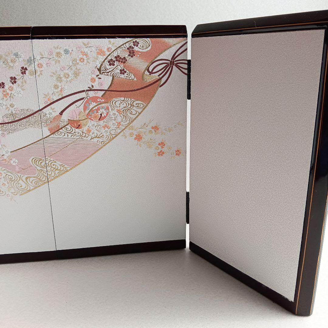 【未使用・保管品】久月 ひな飾り台 親王飾り用櫃と背屏風（同柄）　櫃型木製飾り箱