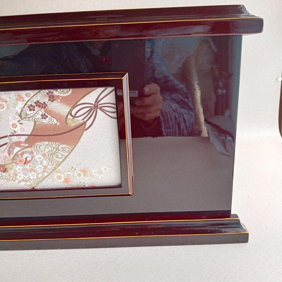 【未使用・保管品】久月 ひな飾り台 親王飾り用櫃と背屏風（同柄）　櫃型木製飾り箱