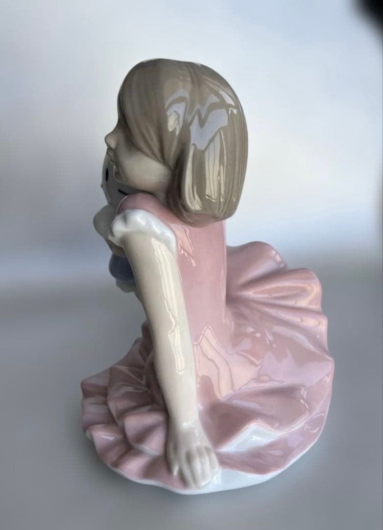 リヤドロ　Nao　ハローキティ　陶器　フィギュア