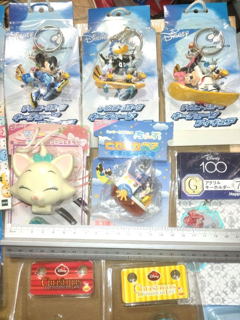 ディズニー　ミッキー　キーホルダー　ストラップ、オーナメント、ミラー13種セット