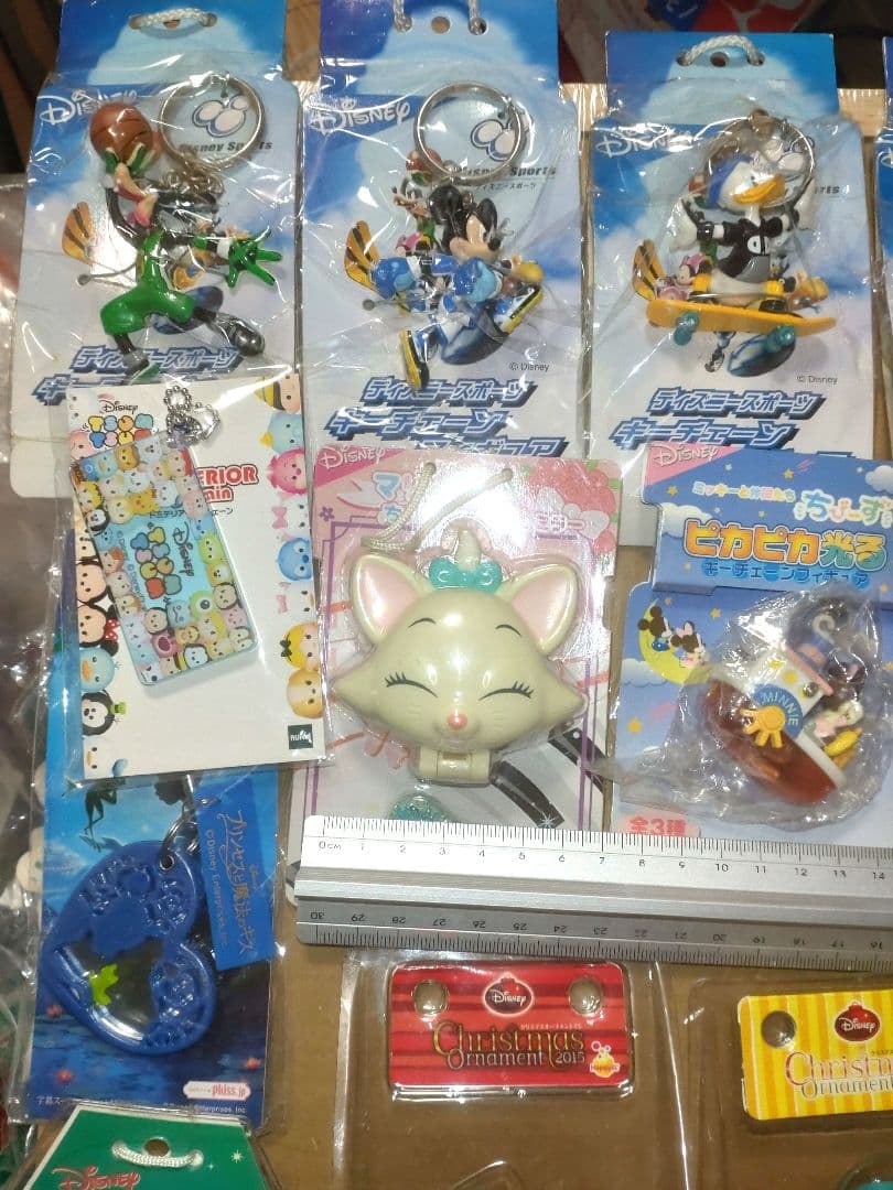 ディズニー　ミッキー　キーホルダー　ストラップ、オーナメント、ミラー13種セット