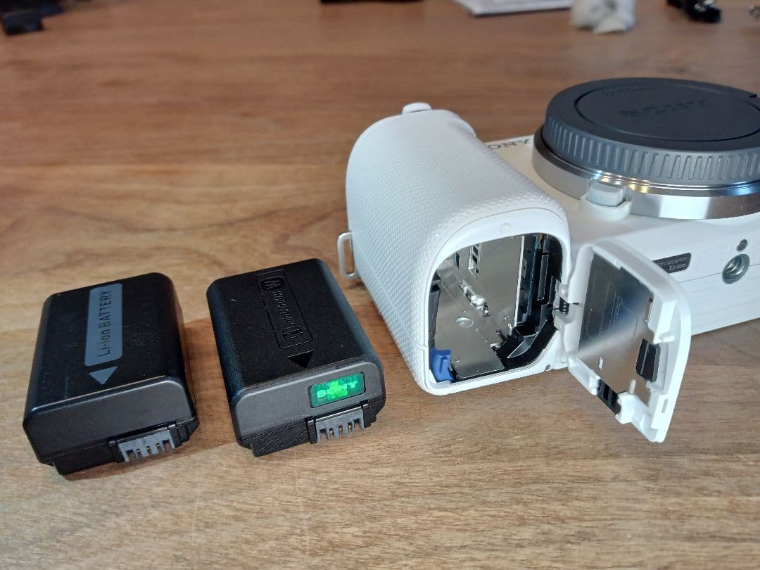 【センサー清掃+電池計2個付】SONY ZV-E10 ボディ 取説+元箱+保証付