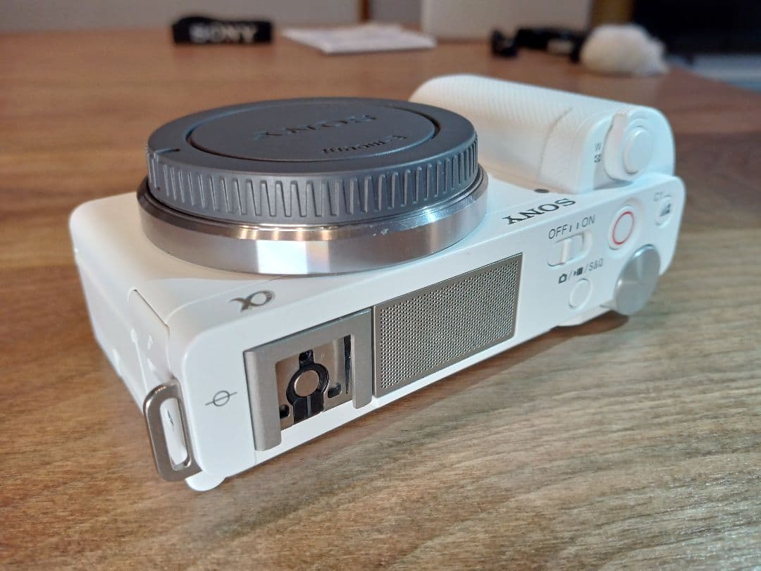 【センサー清掃+電池計2個付】SONY ZV-E10 ボディ 取説+元箱+保証付
