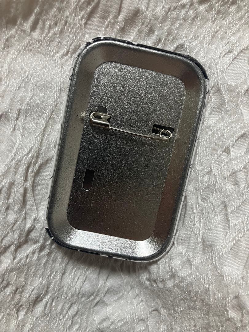 HUNTER×HUNTERハンターハンター白黒のバッジ クラピカ レア 50周年