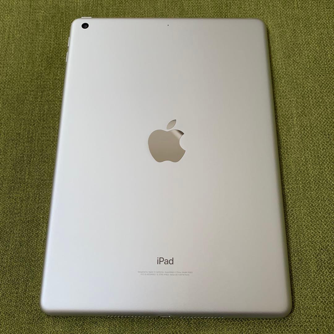 【美品】iPad 第5世代 Wi-Fi 32GB シルバー MP2G2J/A