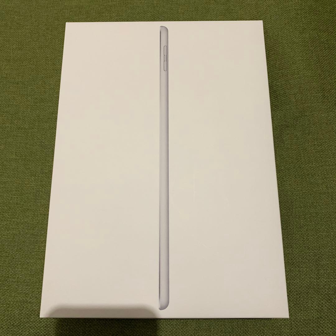 【美品】iPad 第5世代 Wi-Fi 32GB シルバー MP2G2J/A