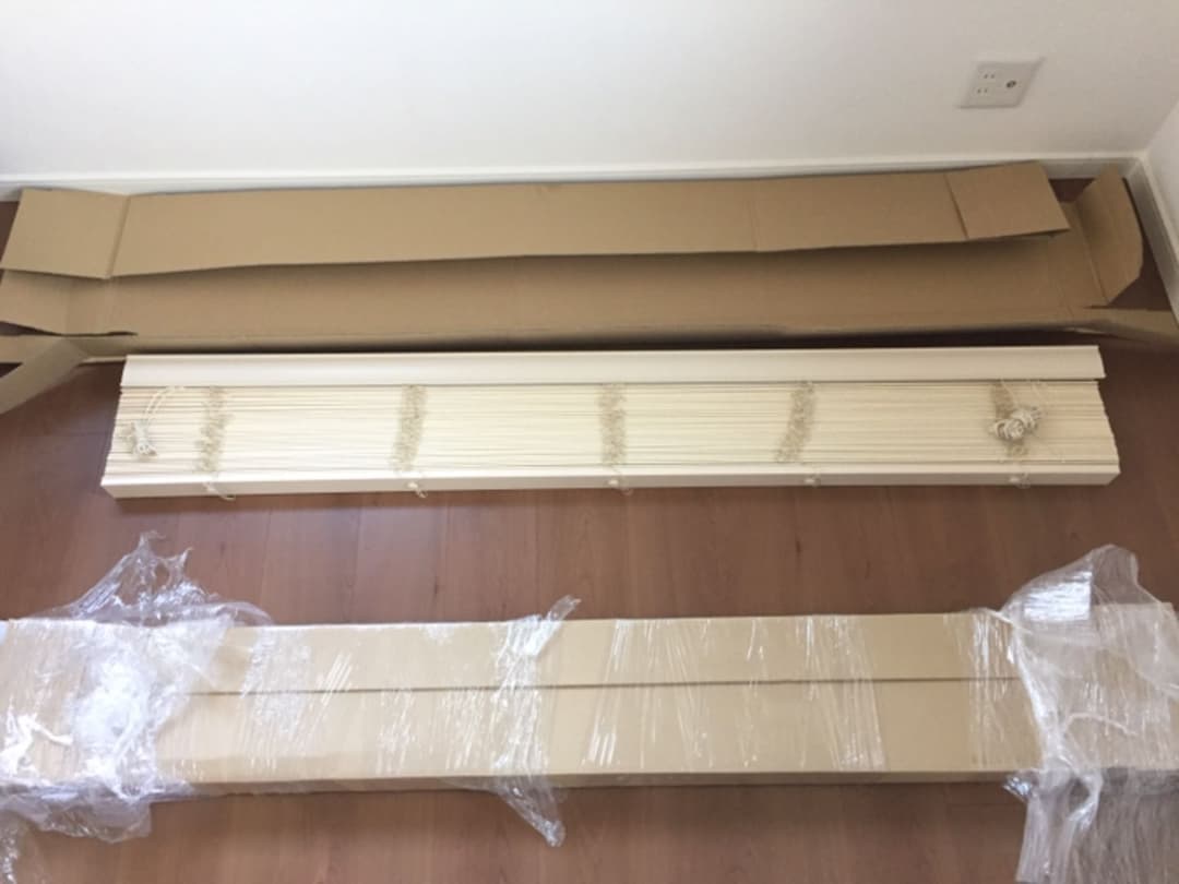 新品 未使用　ブラインド ホワイト 桐材製 ウッド