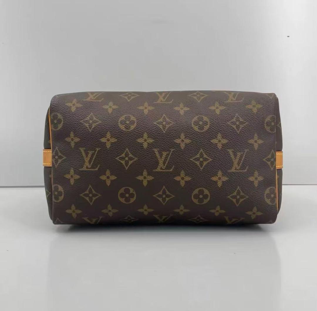 Louis* Vuittonモノグラムバッグ