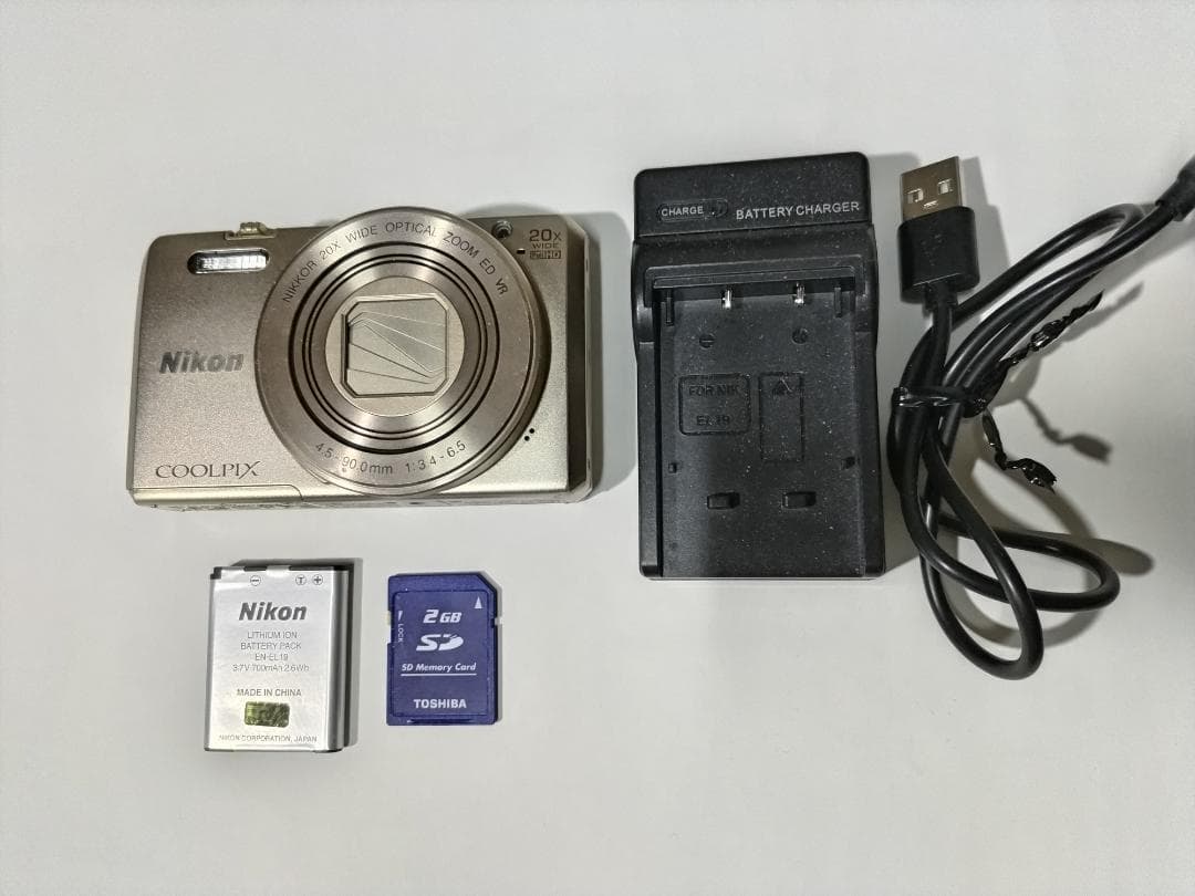 美品動作品　Nikon ニコン COOLPIX S7000 ゴールド