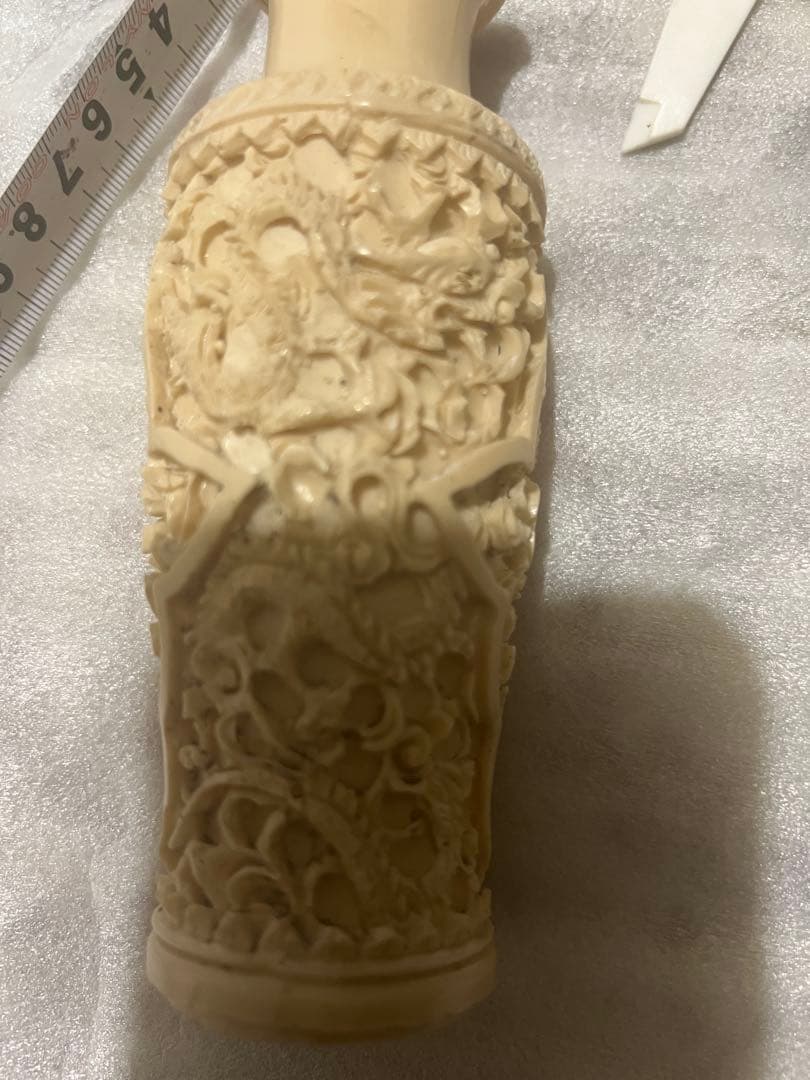 極上品の彫刻花瓶