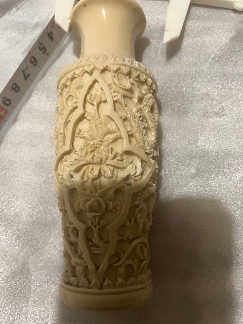 極上品の彫刻花瓶