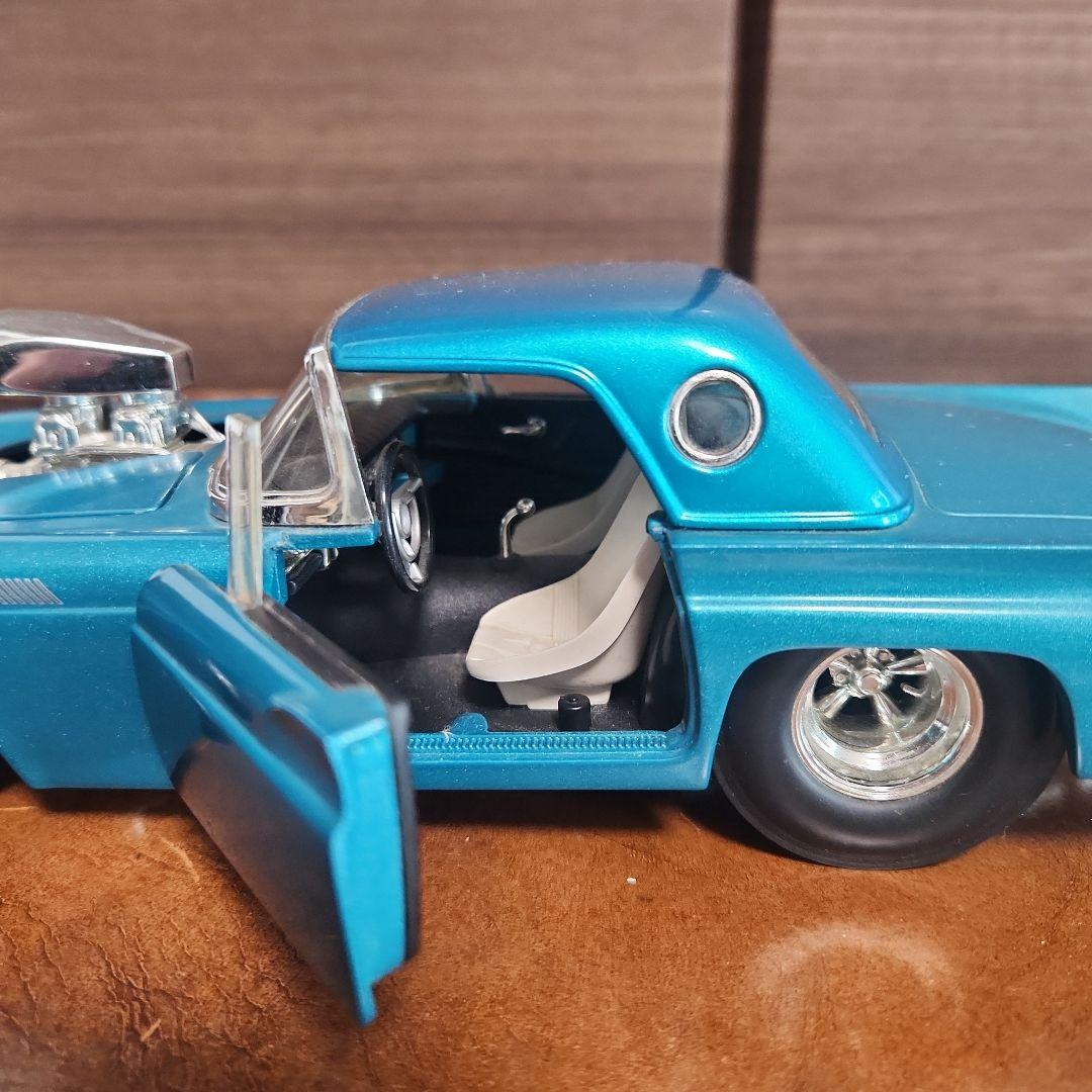 100%Hot Wheels 1957フォード サンダーバードミニカー美品難あり