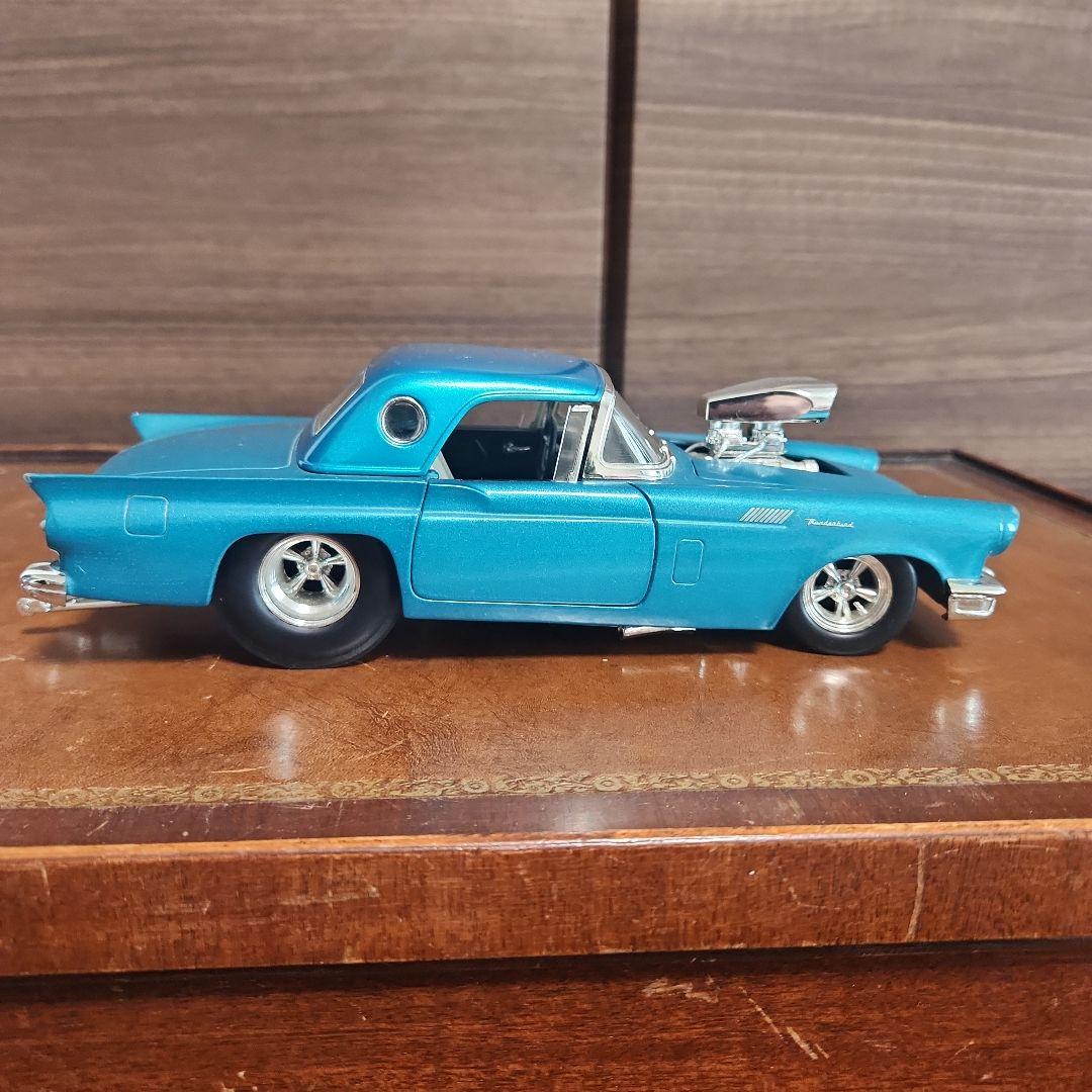 100%Hot Wheels 1957フォード サンダーバードミニカー美品難あり