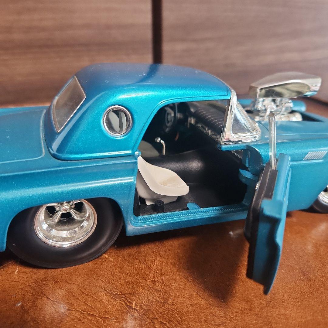 100%Hot Wheels 1957フォード サンダーバードミニカー美品難あり