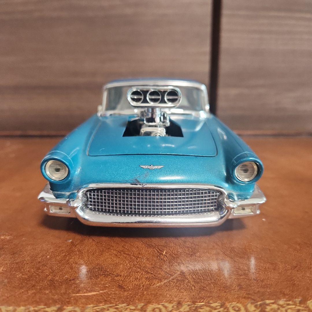 100%Hot Wheels 1957フォード サンダーバードミニカー美品難あり