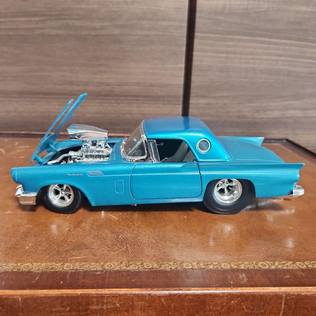 100%Hot Wheels 1957フォード サンダーバードミニカー美品難あり