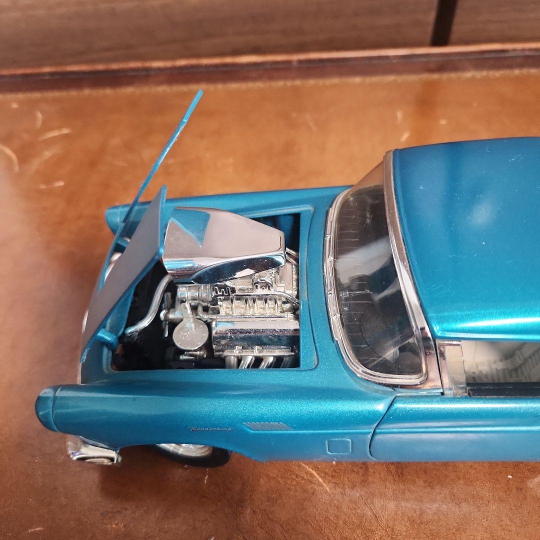 100%Hot Wheels 1957フォード サンダーバードミニカー美品難あり