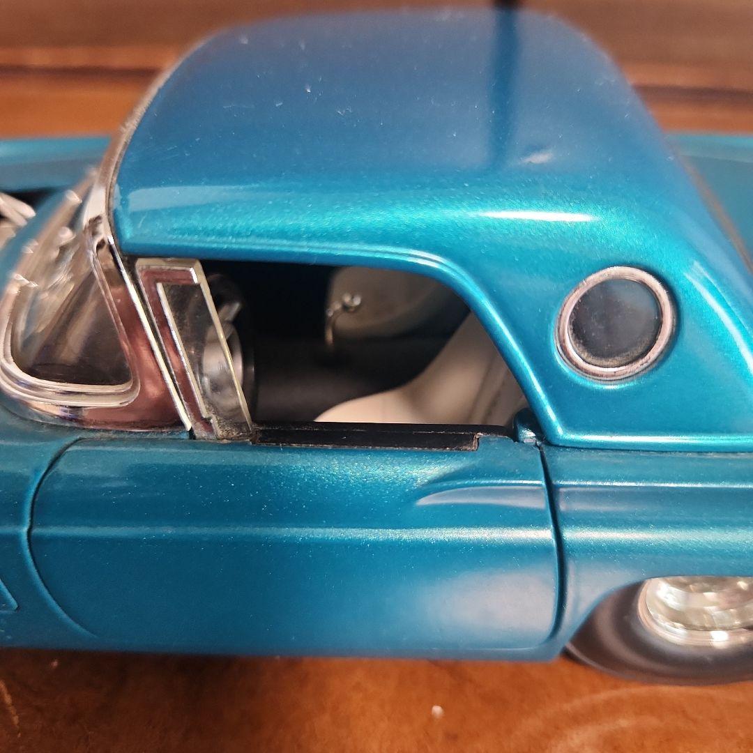 100%Hot Wheels 1957フォード サンダーバードミニカー美品難あり