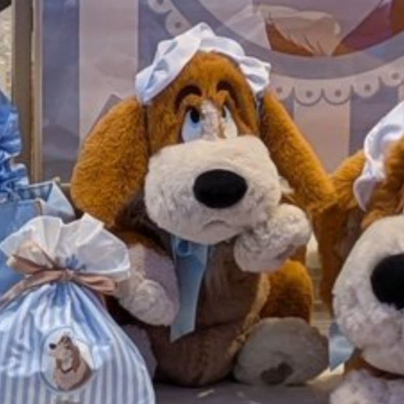 ★DISNEY STORE　 新品タグ付　インパ　 ギフト　プレゼント