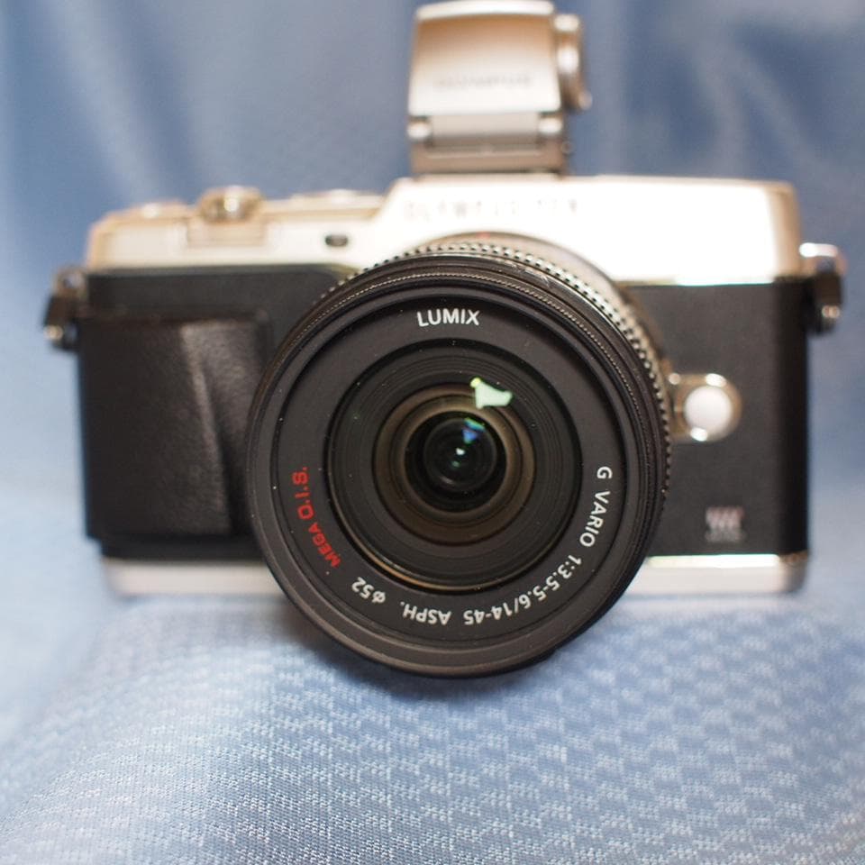 OLYMPUS E-P5+14-42MEGA O.I.S ズームレンズセット
