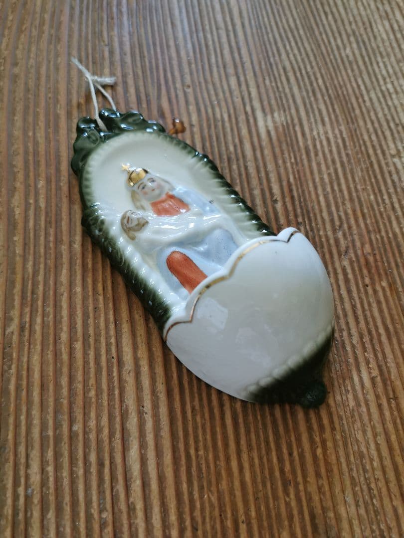 アンティークベルギー 聖母子聖水入れ イエスを抱くマリア ビスク陶磁器壁掛け飾り