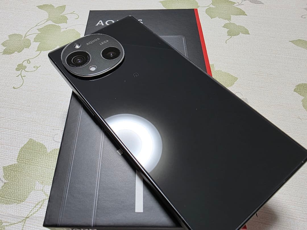 AQUOS R10 本体 美品 クリアケース付き