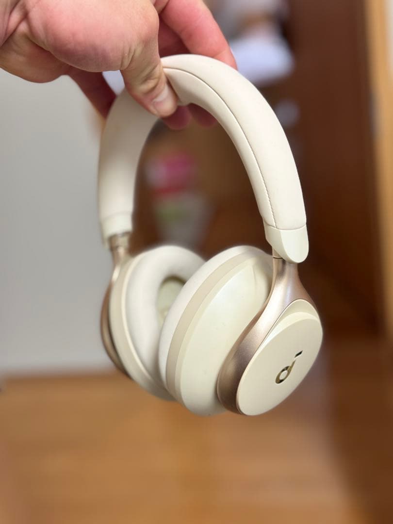 ワイヤレスヘッドフォン クリーム色