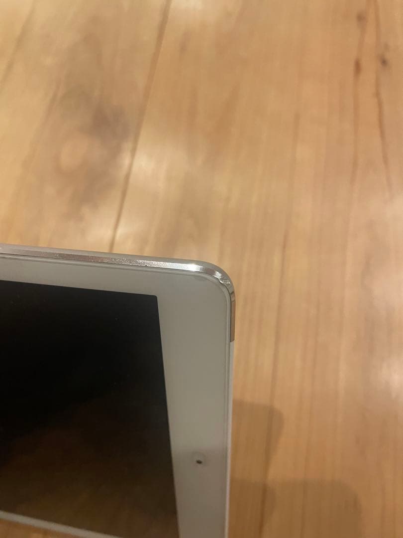 iPad Air 64GB シルバー　au Wi-Fi + Cellular