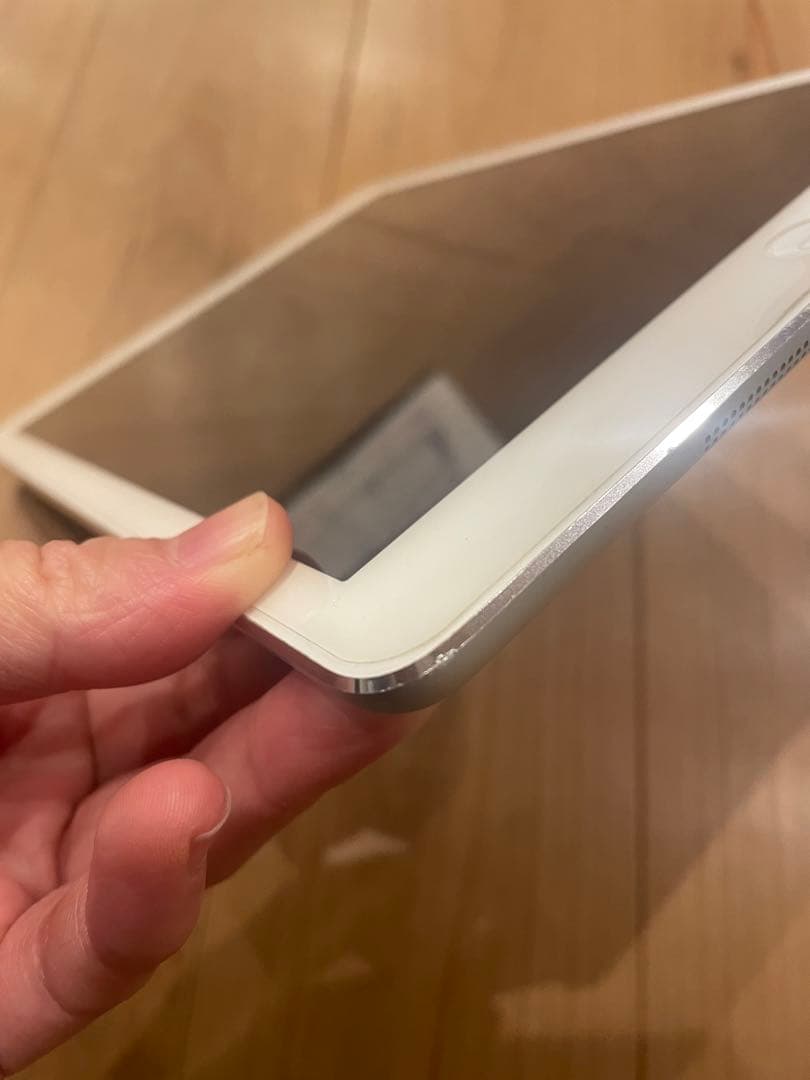 iPad Air 64GB シルバー　au Wi-Fi + Cellular