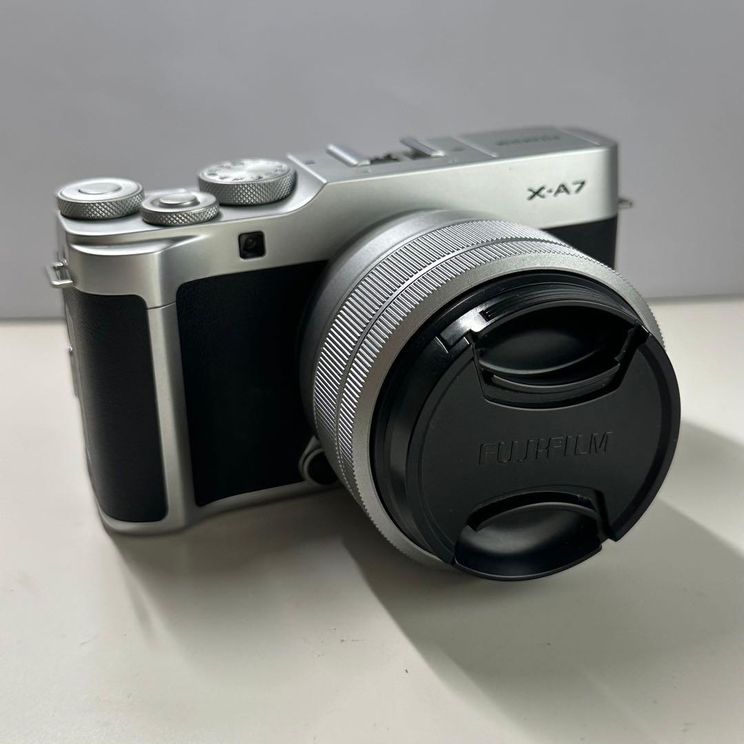 【概要欄要確認】fujifilm x-a7 ミラーレス一眼　中古品