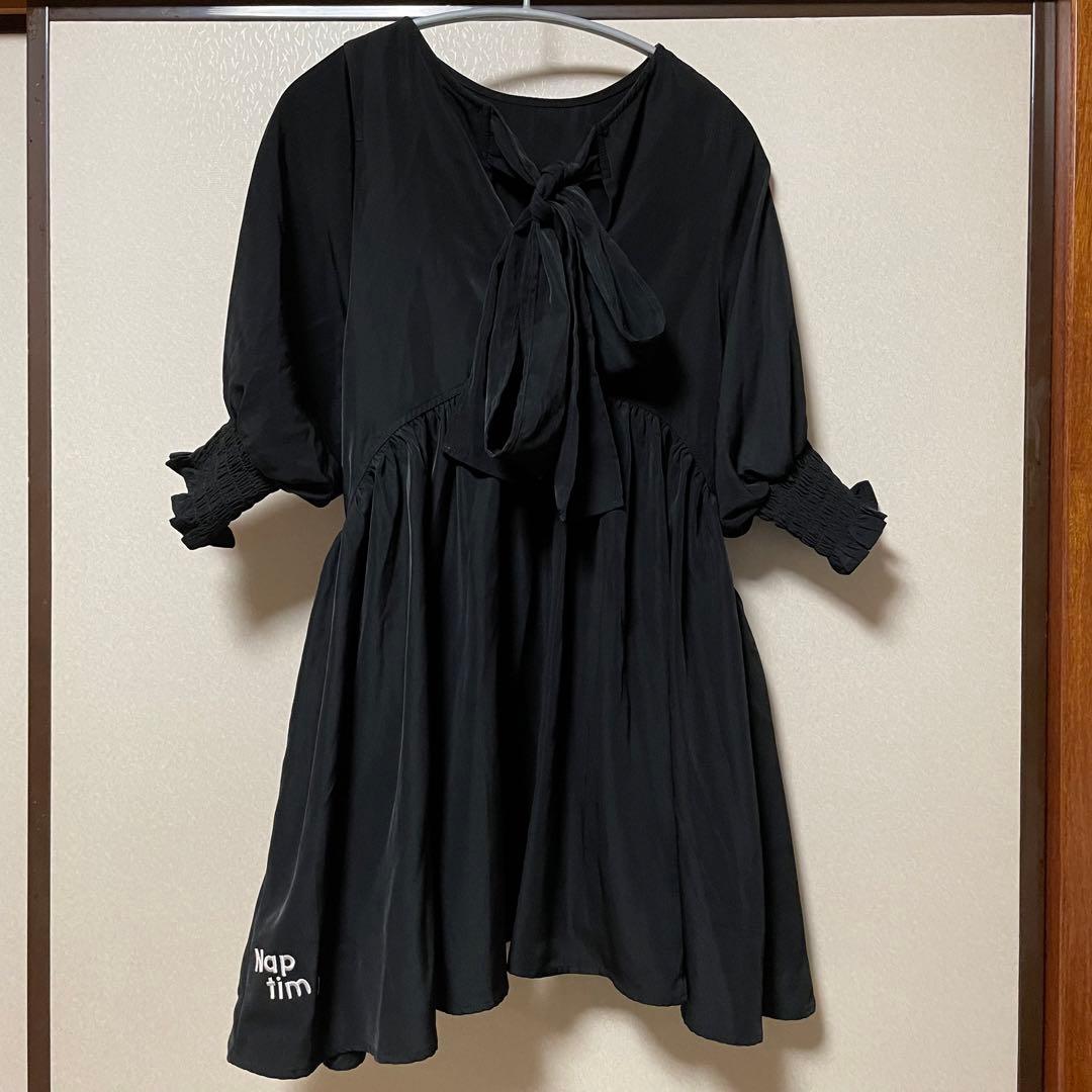 Naptime. パフスリーブフレアブラウス 黒