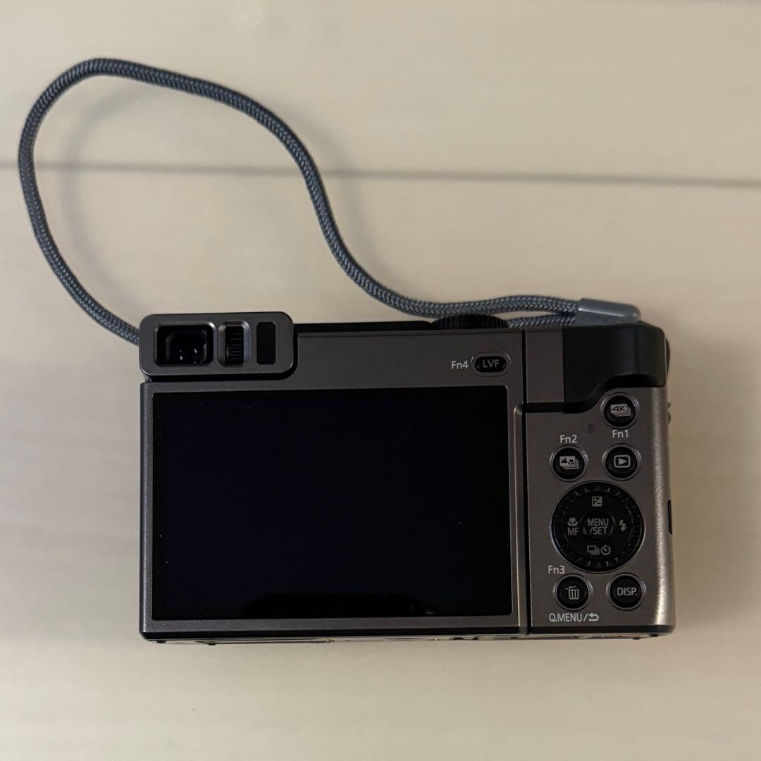 Panasonic DC-TZ90 カメラ　シルバー