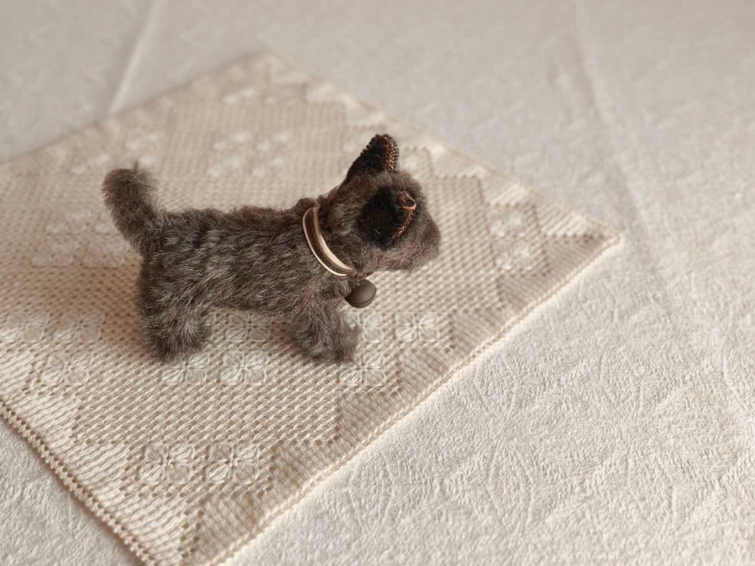 * vintage teria ♡ * シックでかわいい 革ベルトの テリアさん