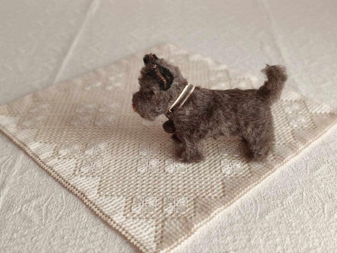 * vintage teria ♡ * シックでかわいい 革ベルトの テリアさん