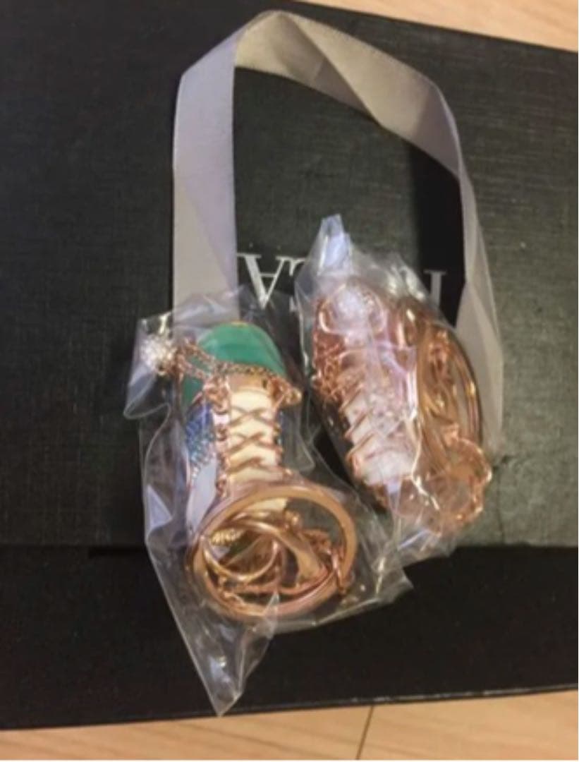 靴型キーホルダー二個セット